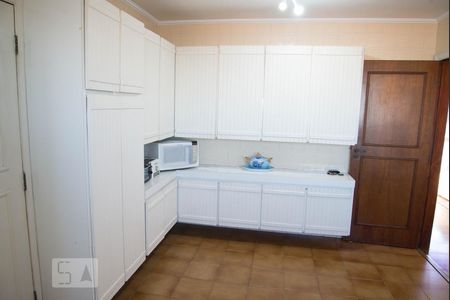 Apartamento para alugar com 120m², 3 quartos e 2 vagas Apartamento para alugar com 120m², 3 quartos e 2 vagasCozinha