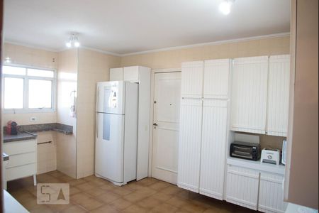 Apartamento para alugar com 120m², 3 quartos e 2 vagas Apartamento para alugar com 120m², 3 quartos e 2 vagasCozinha