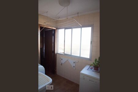 Apartamento para alugar com 120m², 3 quartos e 2 vagas Apartamento para alugar com 120m², 3 quartos e 2 vagasÁrea de Serviço