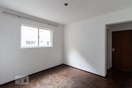Sala de apartamento para alugar com 1 quarto, 33m² em Rebouças, Curitiba
