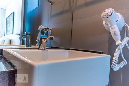 Apartamento para alugar com 42m², 1 quarto e 1 vagaBanheiro - Detalhe