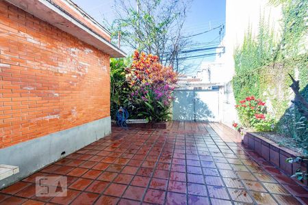 Casa à venda com 150m², 3 quartos e 3 vagas Casa à venda com 150m², 3 quartos e 3 vagasQuintal