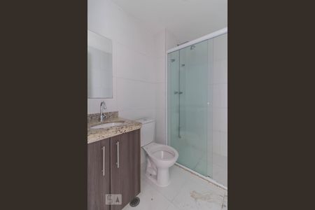 Banheiro de apartamento para alugar com 3 quartos, 76m² em Picanço, Guarulhos