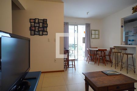 Sala  de apartamento para alugar com 2 quartos, 72m² em Campeche, Florianópolis