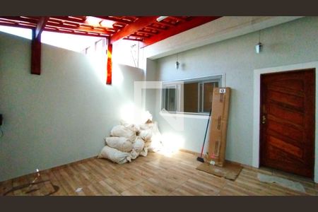Garagem de casa à venda com 3 quartos, 240m² em Penha de França, São Paulo