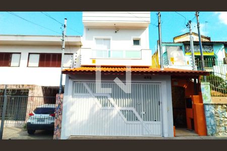 Fachada de casa à venda com 3 quartos, 240m² em Penha de França, São Paulo