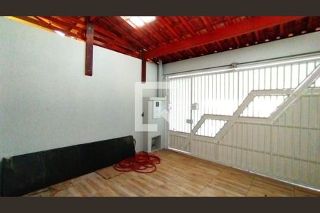 Garagem de casa à venda com 3 quartos, 240m² em Penha de França, São Paulo