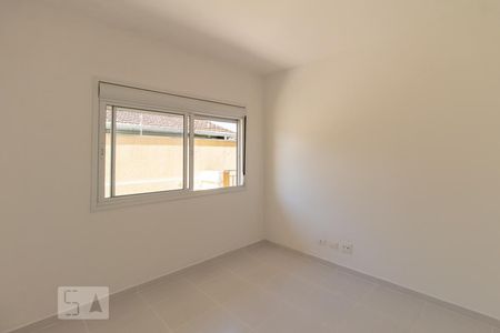 Quarto 1 de apartamento para alugar com 2 quartos, 55m² em Fanny, Curitiba