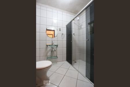 Banheiro de casa para alugar com 3 quartos, 90m² em Santo Antônio, Osasco