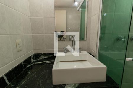 Apartamento para alugar com 212m², 4 quartos e 4 vagas Apartamento para alugar com 212m², 4 quartos e 4 vagasBanheiro da Suíte 2