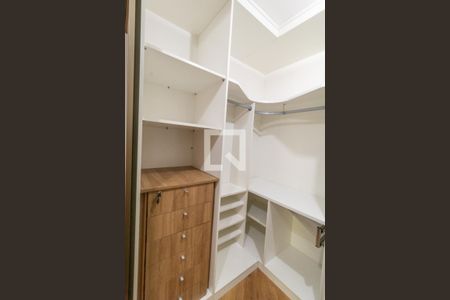 Apartamento para alugar com 212m², 4 quartos e 4 vagas Apartamento para alugar com 212m², 4 quartos e 4 vagasCloset da suíte 4