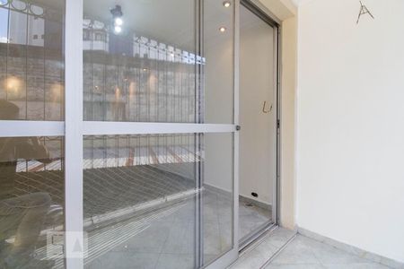 Apartamento à venda com 86m², 3 quartos e 1 vaga Apartamento à venda com 86m², 3 quartos e 1 vagaVaranda