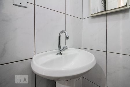 Banheiro de casa para alugar com 2 quartos, 80m² em Vila Campesina, Osasco