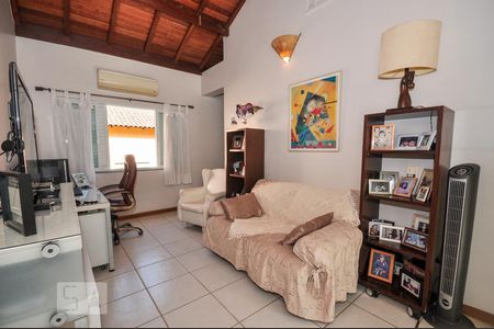 Casa de condomínio à venda com 850m², 4 quartos e 4 vagas Casa de condomínio à venda com 850m², 4 quartos e 4 vagasSaleta - 2o Andar