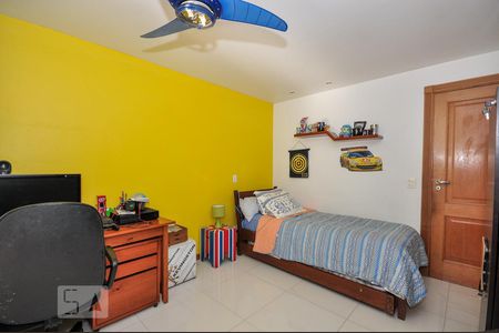 Casa de condomínio à venda com 850m², 4 quartos e 4 vagas Casa de condomínio à venda com 850m², 4 quartos e 4 vagasSuíte 3