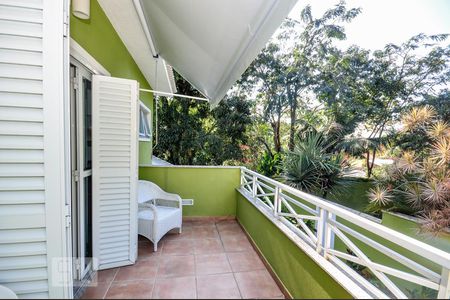 Casa de condomínio à venda com 850m², 4 quartos e 4 vagas Casa de condomínio à venda com 850m², 4 quartos e 4 vagasVaranda Suíte 1
