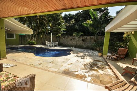 Casa de condomínio à venda com 850m², 4 quartos e 4 vagas Casa de condomínio à venda com 850m², 4 quartos e 4 vagasVista Sala de Jantar