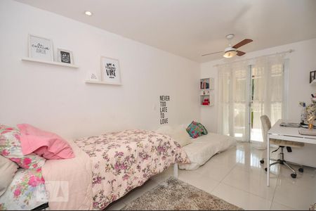 Casa de condomínio à venda com 850m², 4 quartos e 4 vagas Casa de condomínio à venda com 850m², 4 quartos e 4 vagasSuíte 4