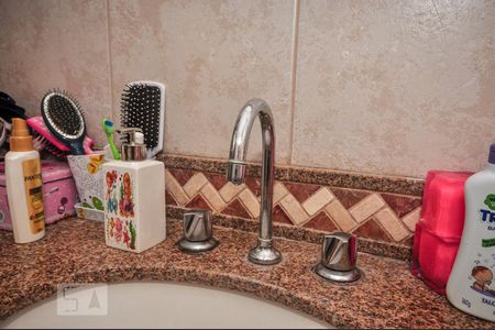 Casa de condomínio à venda com 850m², 4 quartos e 4 vagas Casa de condomínio à venda com 850m², 4 quartos e 4 vagasBanheiro Suíte 2