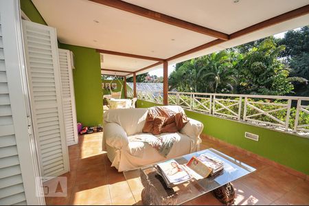 Casa de condomínio à venda com 850m², 4 quartos e 4 vagas Casa de condomínio à venda com 850m², 4 quartos e 4 vagasVaranda - 2o Andar