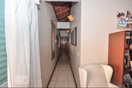 Casa de condomínio à venda com 850m², 4 quartos e 4 vagas Casa de condomínio à venda com 850m², 4 quartos e 4 vagasSaleta - 2o Andar