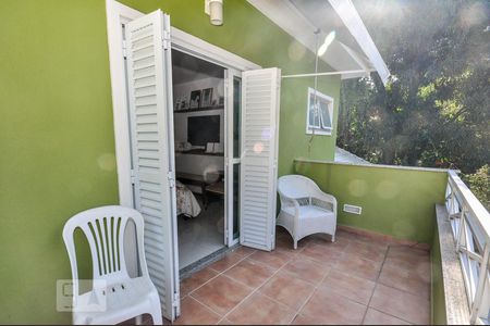 Casa de condomínio à venda com 850m², 4 quartos e 4 vagas Casa de condomínio à venda com 850m², 4 quartos e 4 vagasVaranda Suíte 1