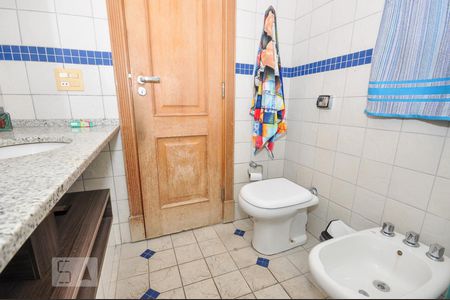 Casa de condomínio à venda com 850m², 4 quartos e 4 vagas Casa de condomínio à venda com 850m², 4 quartos e 4 vagasBanheiro Suíte 3