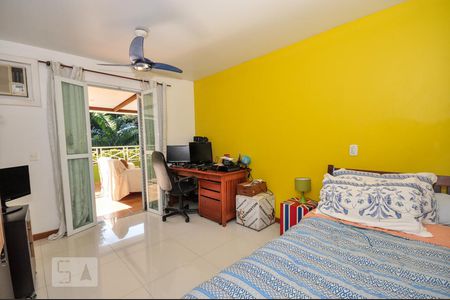 Casa de condomínio à venda com 850m², 4 quartos e 4 vagas Casa de condomínio à venda com 850m², 4 quartos e 4 vagasSuíte 3