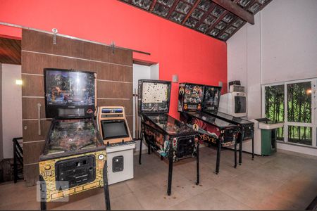 Casa de condomínio à venda com 850m², 4 quartos e 4 vagas Casa de condomínio à venda com 850m², 4 quartos e 4 vagasÁrea Externa - Salão de Jogos