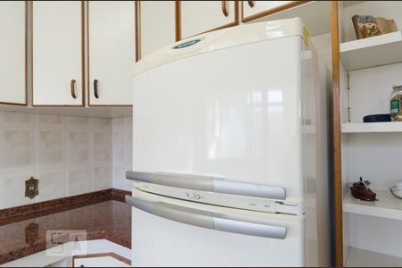 Apartamento para alugar com 57m², 2 quartos e 1 vaga Apartamento para alugar com 57m², 2 quartos e 1 vagaGeladeira