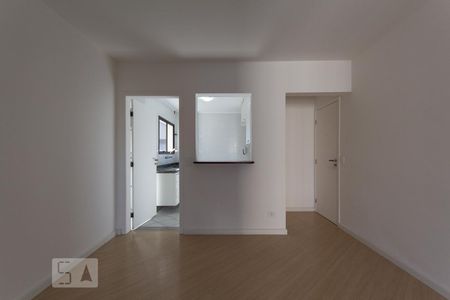 Sala de apartamento para alugar com 3 quartos, 83m² em Vila Sônia, São Paulo