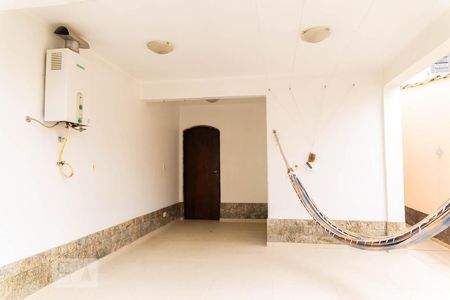 Casa para alugar com 160m², 2 quartos e 1 vagaQuintal/Porão e Área de Serviço