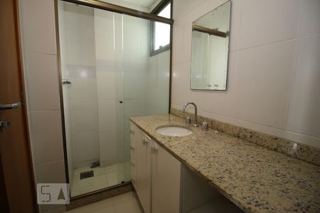 Banheiro da Suíte de apartamento para alugar com 2 quartos, 143m² em Jacarepaguá, Rio de Janeiro