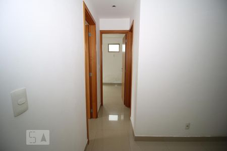 Corredor de apartamento para alugar com 2 quartos, 143m² em Jacarepaguá, Rio de Janeiro