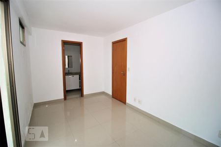 Suíte de apartamento para alugar com 2 quartos, 143m² em Jacarepaguá, Rio de Janeiro