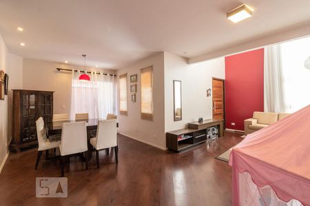 Sala de casa de condomínio para alugar com 2 quartos, 150m² em Fazendinha, Curitiba