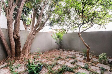 Casa à venda com 215m², 3 quartos e 4 vagas Casa à venda com 215m², 3 quartos e 4 vagasQuintal