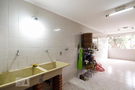 Casa à venda com 215m², 3 quartos e 4 vagas Casa à venda com 215m², 3 quartos e 4 vagasÁrea de serviço