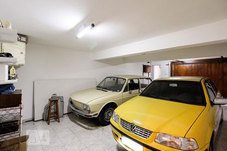 Casa à venda com 215m², 3 quartos e 4 vagas Casa à venda com 215m², 3 quartos e 4 vagasGaragem