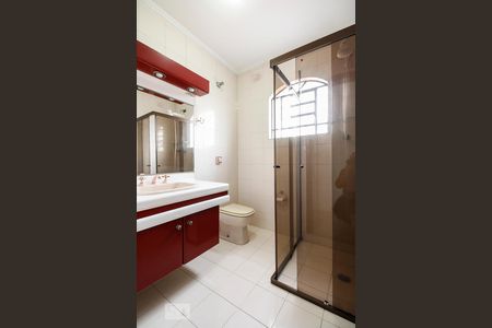 Casa à venda com 215m², 3 quartos e 4 vagas Casa à venda com 215m², 3 quartos e 4 vagasBanheiro suite 2