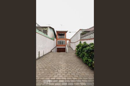 Casa à venda com 215m², 3 quartos e 4 vagas Casa à venda com 215m², 3 quartos e 4 vagasFachada