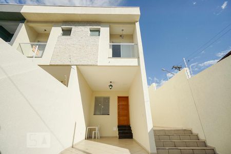 Casa à venda com 125m², 3 quartos e 2 vagasGaragem e fachada