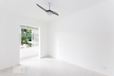 Apartamento à venda com 45m², 1 quarto e sem vagaSala