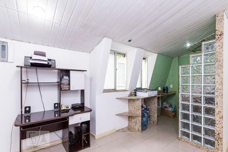 Sala de apartamento para alugar com 1 quarto, 30m² em Humaitá, Rio de Janeiro