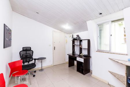 Sala de apartamento para alugar com 1 quarto, 30m² em Humaitá, Rio de Janeiro