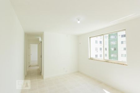 Sala de apartamento para alugar com 2 quartos, 48m² em Jacarepaguá, Rio de Janeiro