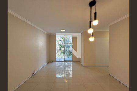 Sala de apartamento para alugar com 3 quartos, 70m² em Jardim Prudência, São Paulo