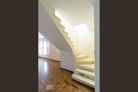 Escada de casa à venda com 3 quartos, 280m² em Vila Congonhas, São Paulo