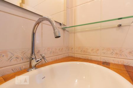 Banheiro de apartamento à venda com 2 quartos, 49m² em Jardim Prudência, São Paulo