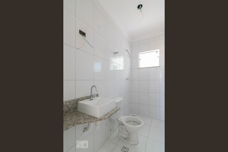 Banheiro de apartamento para alugar com 2 quartos, 50m² em Parque das Nações, Santo André